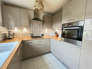 Photo 15- click for photo gallery